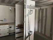 Mobiliario integral blanco y roble