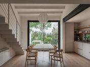 Cocina cashmere lineal abierta al salón