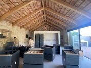 Cuina moderna en una masia restaurada