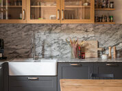 Cocina con carácter clásico y acabados elegantes