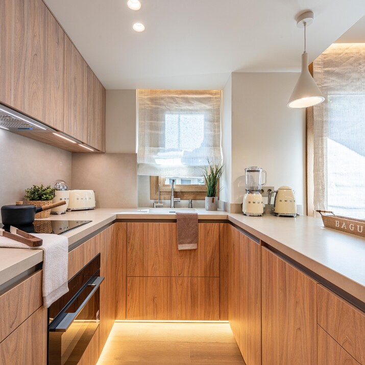 Cocina compacta de madera para apartamento